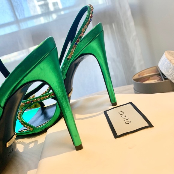 ❌SOLD❌Gucci Carmen Crystal-Embellished Metallic Leather Sandals In Jasmine Green - Picture 6 of 11